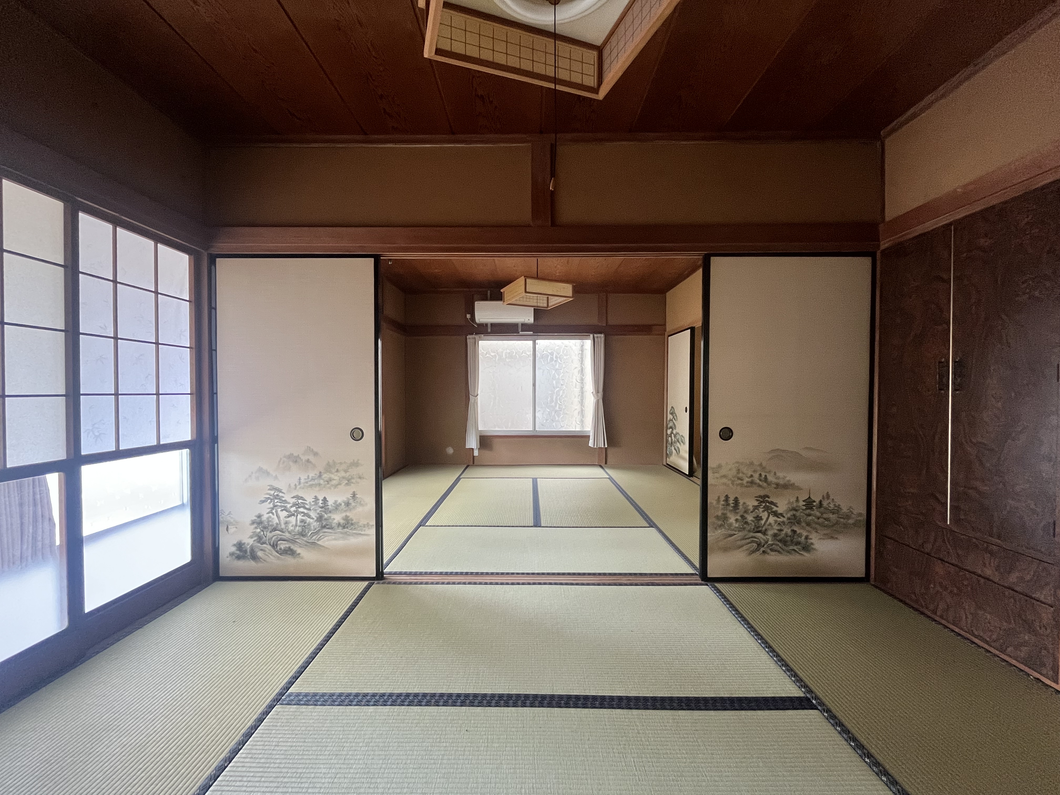 緒川の里の畳の間